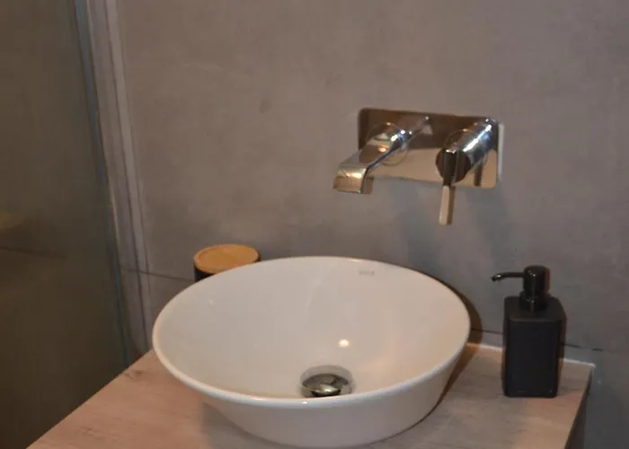 Dahlia - Modern Townhouse * Paola