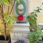 Apartman Dahlia Private Garden Escape Stylish Townhouse In *