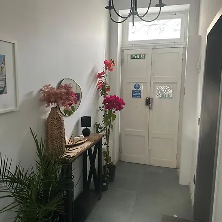 Dahlia - Modern Townhouse Apartman