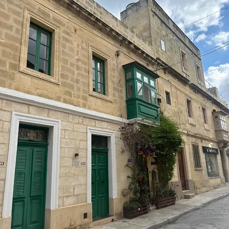 Dahlia Private Garden Escape Stylish Townhouse In * Paola