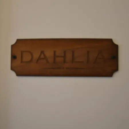 Dahlia - Modern Townhouse Apartman