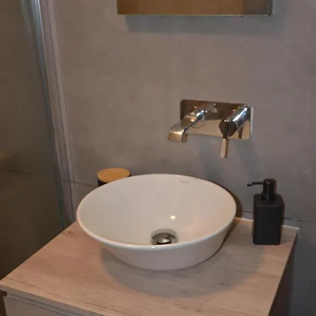 Dahlia - Modern Townhouse * Paola