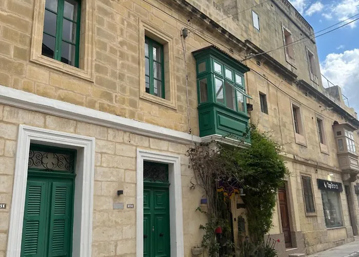 Dahlia - Modern Townhouse * Paola