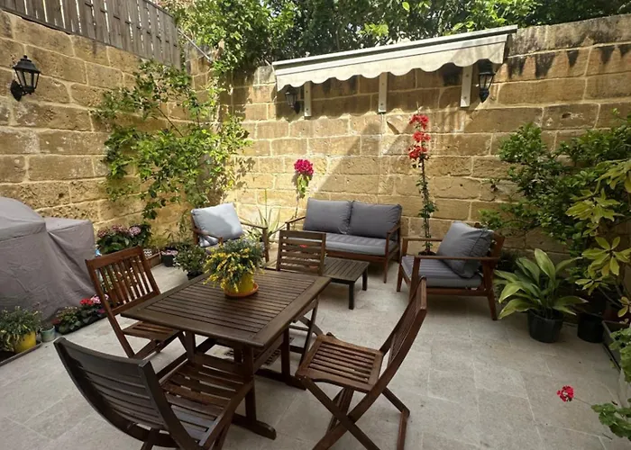 Dahlia - Modern Townhouse Apartament