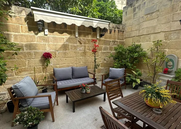 Dahlia - Modern Townhouse Paola