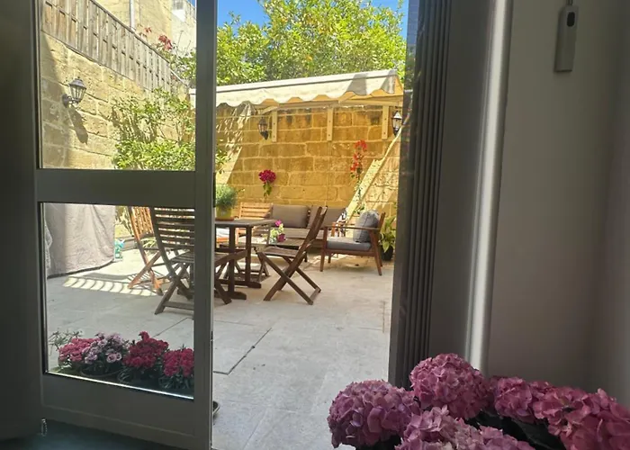 Dahlia - Modern Townhouse Apartament